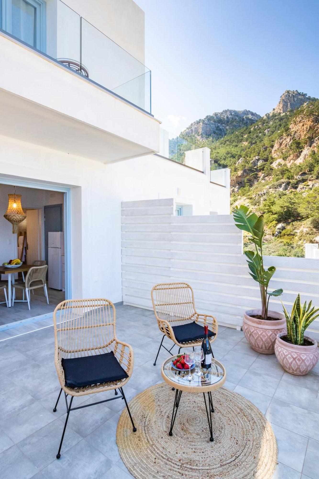 Yploui Suites Karpathos Ngoại thất bức ảnh