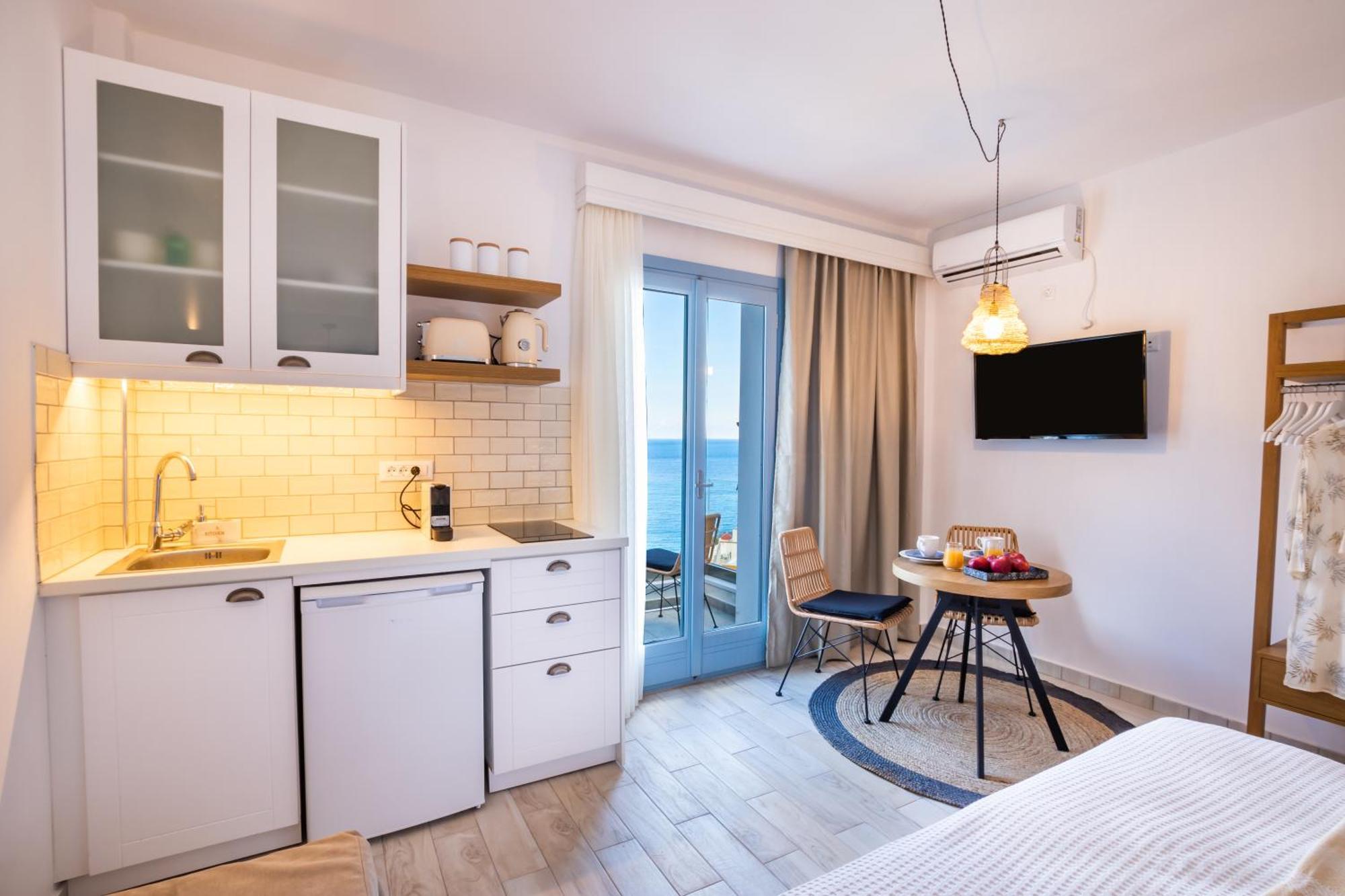 Yploui Suites Karpathos Ngoại thất bức ảnh