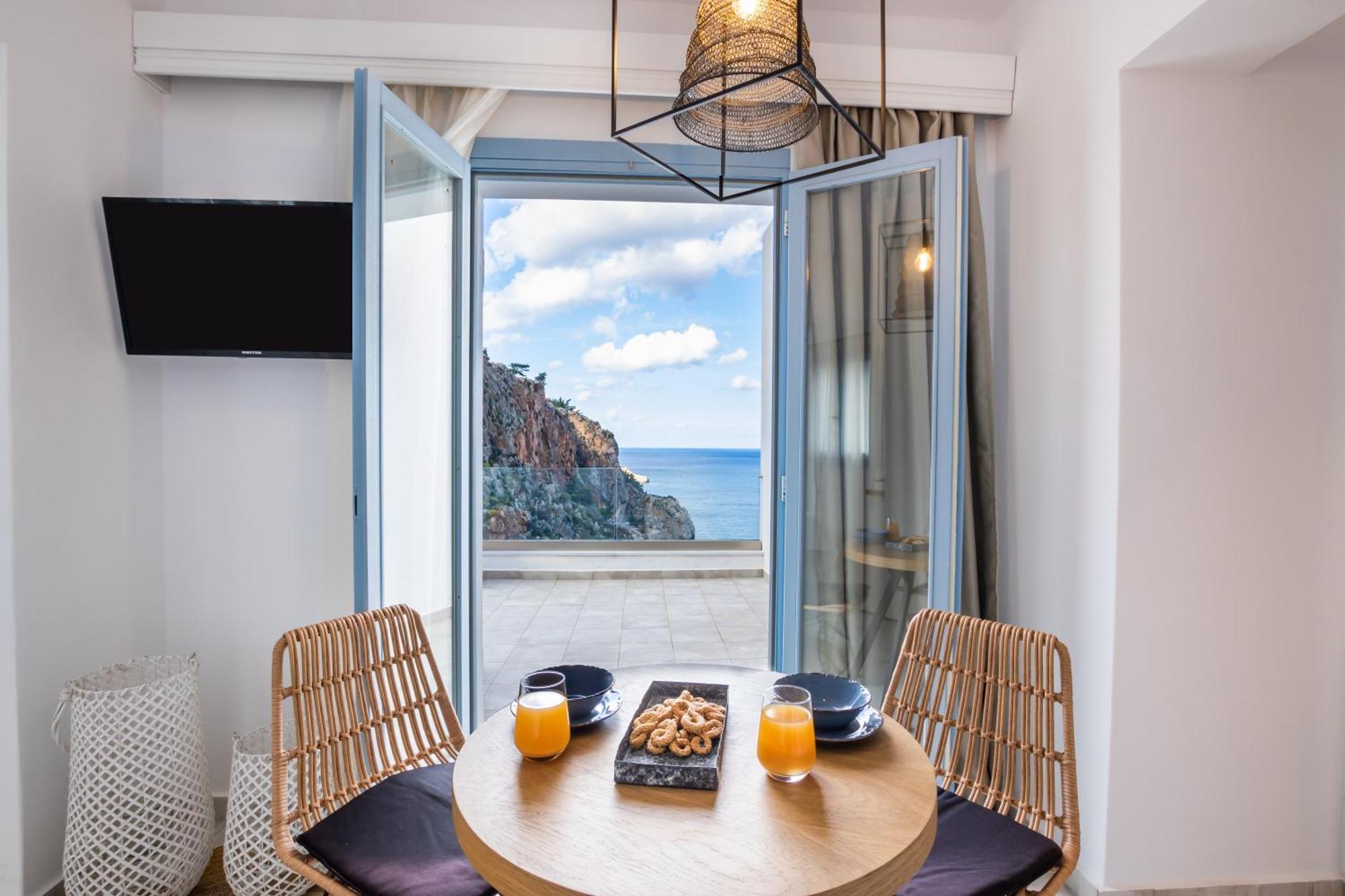 Yploui Suites Karpathos Ngoại thất bức ảnh