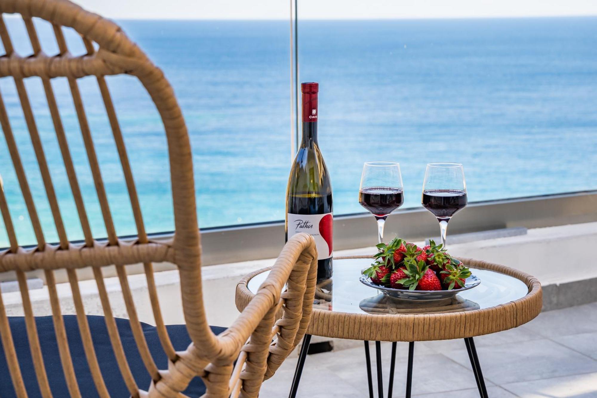 Yploui Suites Karpathos Ngoại thất bức ảnh